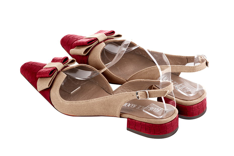 Cardinal red and tan beige women's open back shoes, with a knot. Tapered toe. Flat block heels. Rear view - Florence KOOIJMAN